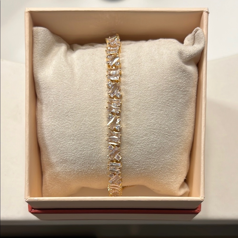 Elegant Crystal Women's Bracelet with Gold Hardware